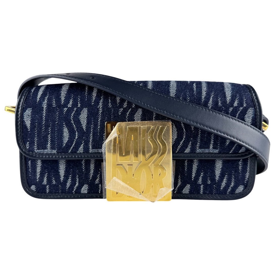 Christian Dior Miss Denim Flap Handbag, Navy, Women's Shoulder Bag (z10335): --- Catalog ---Category: SizeSize (HxWxD): 12cm x 21cm x 5cm / 4.72'' x 8.26'' x 1.96''Category: DesignType: Handbag, Shoulder bagColor: NavyGender: WomenMaterial: Denim Category: GeneralBrand: Christ
