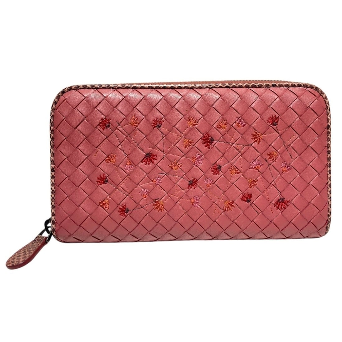 Bottega Veneta Leather Long Wallet: --- Catalog ---Category: SizeSize (HxWxD): 11cm x 19cm x 2.5cm / 4.33'' x 7.48'' x 0.98''Category: DesignType: Long wallet (bi-fold)Color: PinkGender: WomenMaterial: Leather Category: GeneralBrand: Bo