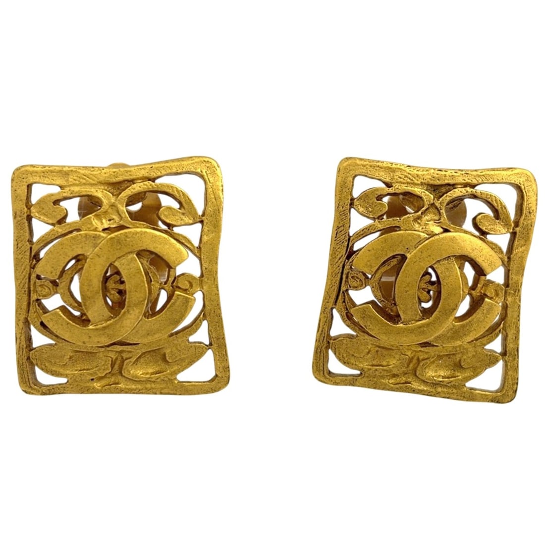 Chanel Coco Mark Earrings, Square, GP Gold, Women's: --- Catalog ---Category: SizeSize (HxWxD): 2.20mm x 2.50mm / 0.09'' x 0.10''Category: DesignType: Clip earringsColor: GoldGender: WomenMaterial: Gold platingCategory: GeneralBrand: Chanel--- Item List
