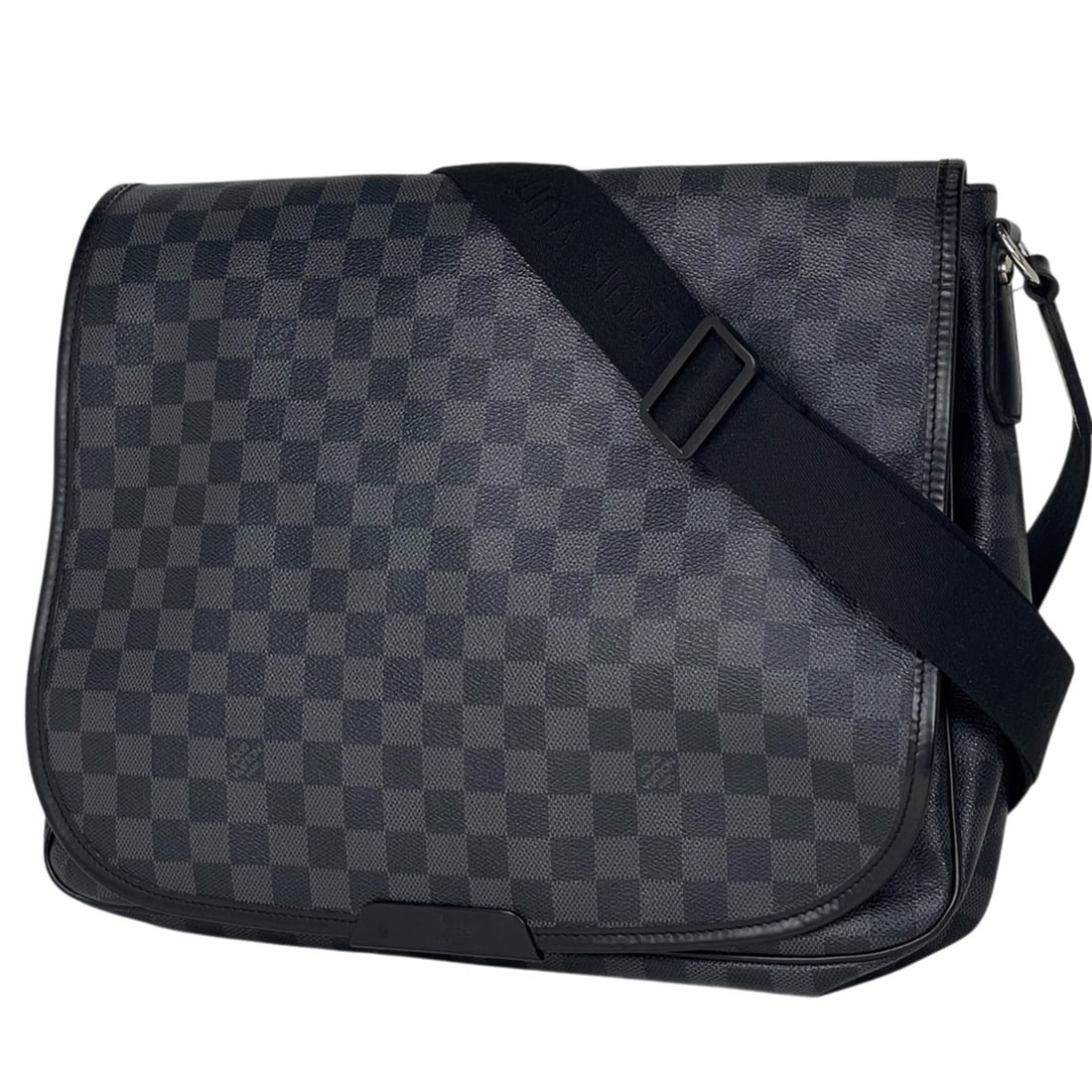 Louis Vuitton Daniel MM Messenger Bag Shoulder Damier Graphite Noir (Black) N58029 Men's: --- Catalog ---Category: SizeSize (HxWxD): 27cm x 36cm x 8cm / 10.62'' x 14.17'' x 3.14''Category: DesignType: Messenger bag, Shoulder bagColor: Black, NoirGender: MenMaterial: Damier Graphite Categor
