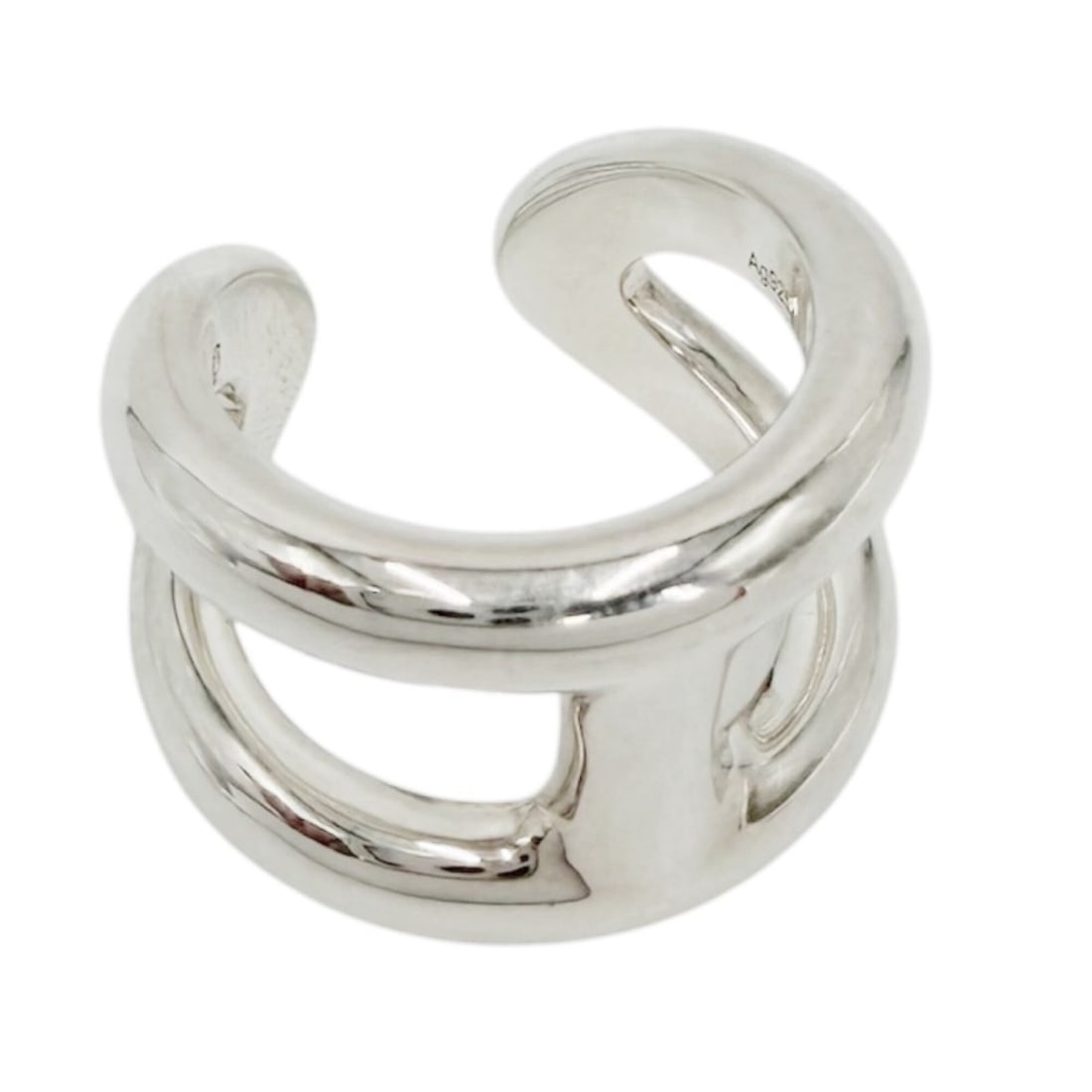 Hermes Osmo's GM Ring for Women, Size 52, Sterling Silver 925, Approx. 14.7g: --- Catalog ---Category: SizeUS Size: 6.5Brand Size: 52Category: DesignType: Band ringGender: WomenMaterial: Silver 925Category: GeneralBrand: Hermes--- Item List ---Section: ConditionRanking: Rank AB