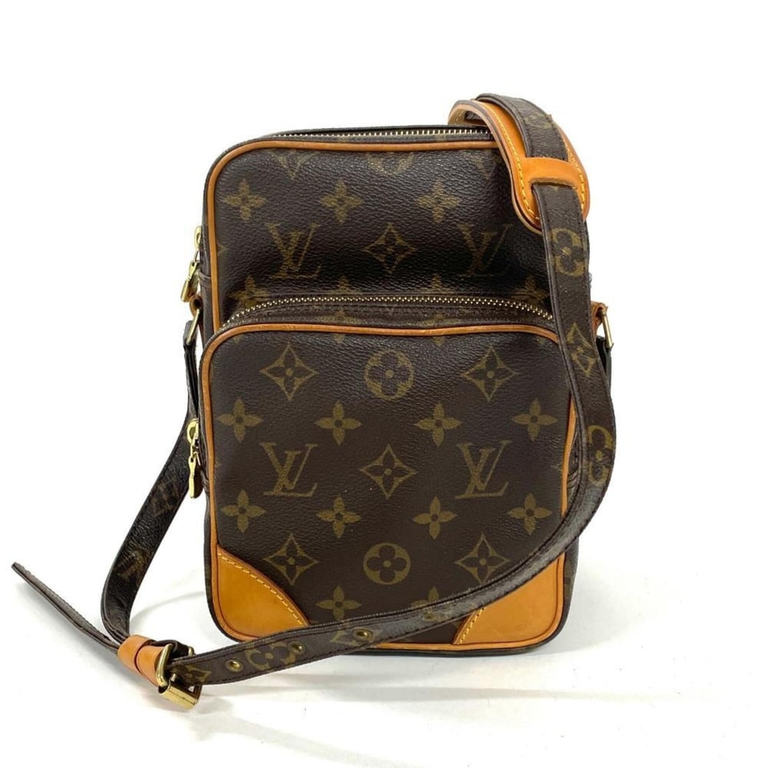 Louis Vuitton Amazon Shoulder Bag, Monogram Canvas, M45236: --- Catalog ---Category: SizeSize (HxWxD): 21cm x 15cm x 5cm / 8.26'' x 5.9'' x 1.96''Category: DesignType: Shoulder bagColor: BrownGender: Women,MenMaterial: Monogram , Canvas Category: GeneralMPN: M