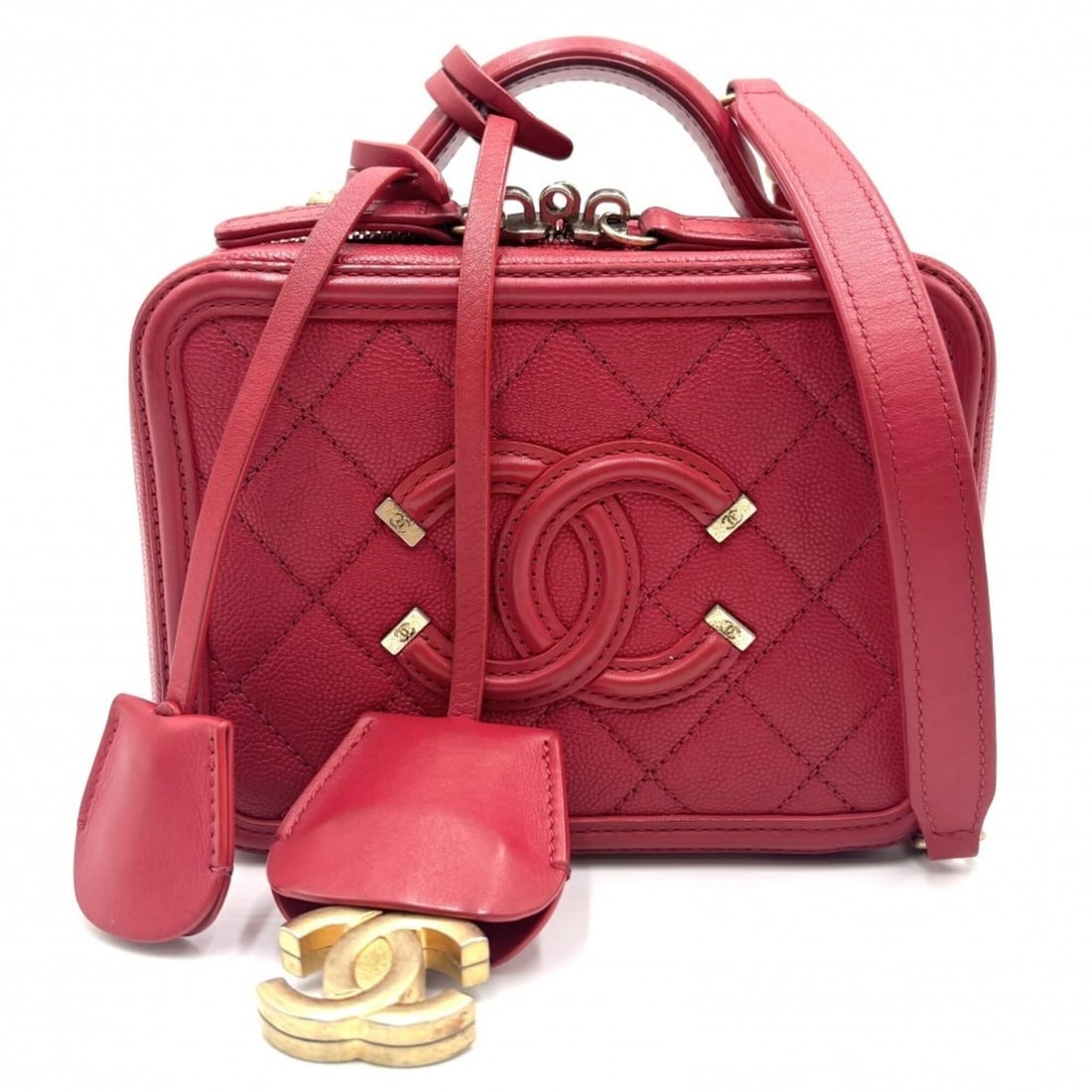 Chanel Women's Matelassé CC Filigree Shoulder Bag, Vanity Mini Pouch, Crossbody Coco Mark, CHANEL: --- Catalog ---Category: SizeSize (HxWxD): 12cm x 16cm x 6.5cm / 4.72'' x 6.29'' x 2.55''Category: DesignType: Pochette, Shoulder bag, Vanity bagColor: Red colorGender: WomenMaterial: Grained Calfskin