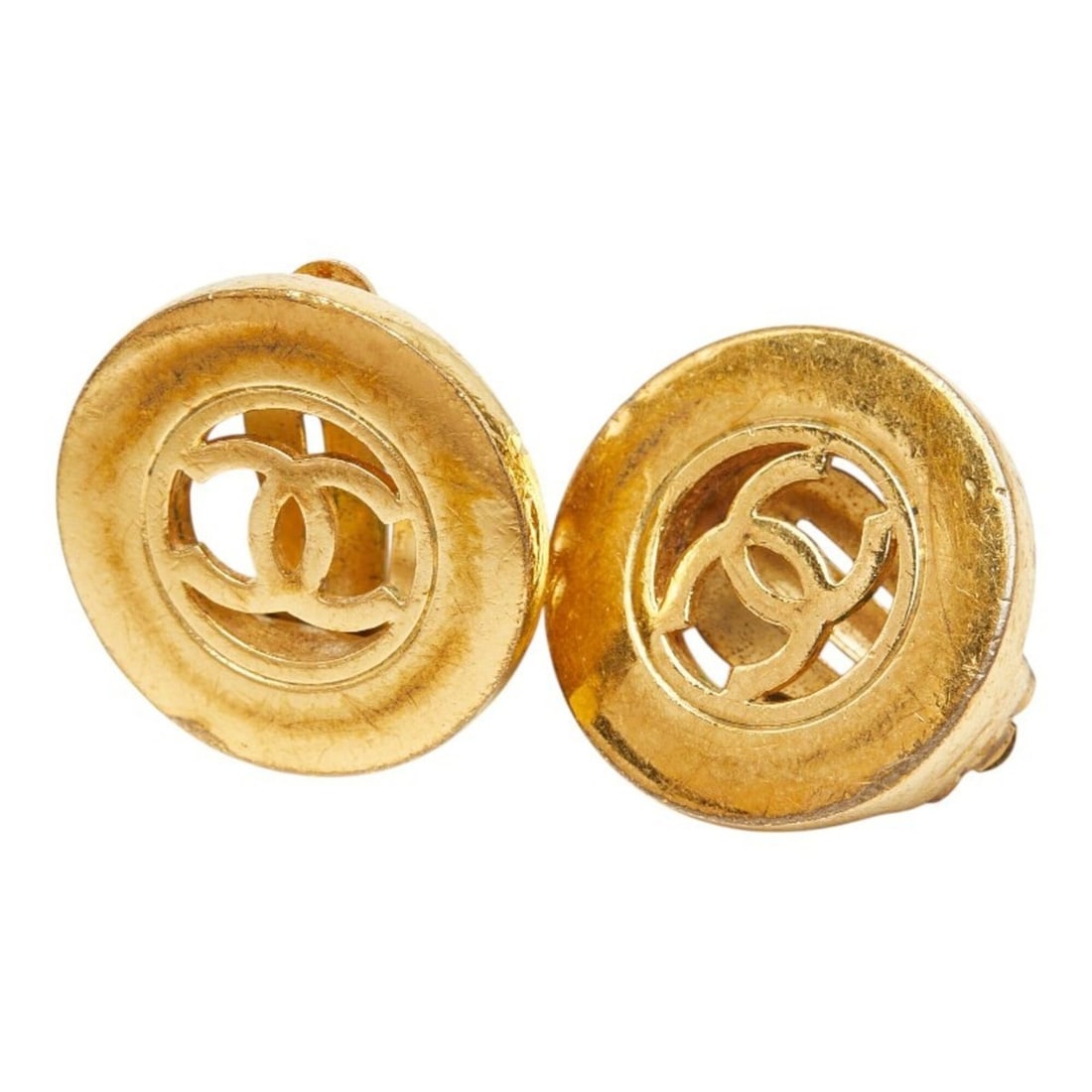 Chanel Coco Mark Vintage Round Earrings, Gold Plated, Women's CHANEL: --- Catalog ---Category: SizeSize (HxWxD): 22.00mm x 22.00mm / 0.87'' x 0.87''Category: DesignType: Clip earringsColor: GoldGender: WomenMaterial: Gold platingCategory: GeneralBrand: Chanel--- Item Li