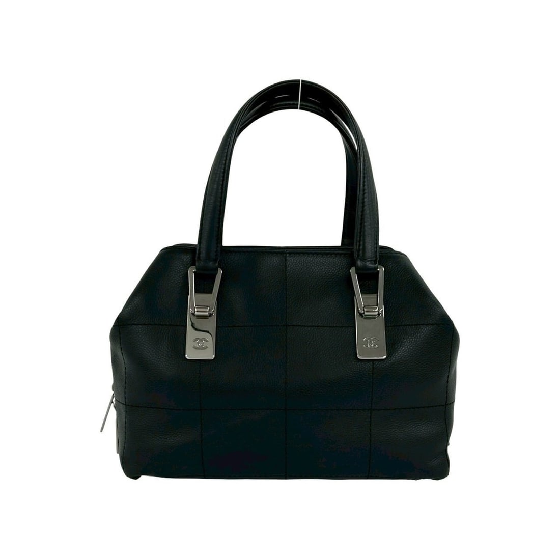 CHANEL Chocolate Bar Caviar Skin Leather Handbag, Black, 33854: --- Catalog ---Category: SizeSize (HxWxD): 19cm x 25cm x 13cm / 7.48'' x 9.84'' x 5.11''Category: DesignType: HandbagColor: BlackGender: WomenMaterial: Grained Calfskin Category: GeneralBrand: Chanel-