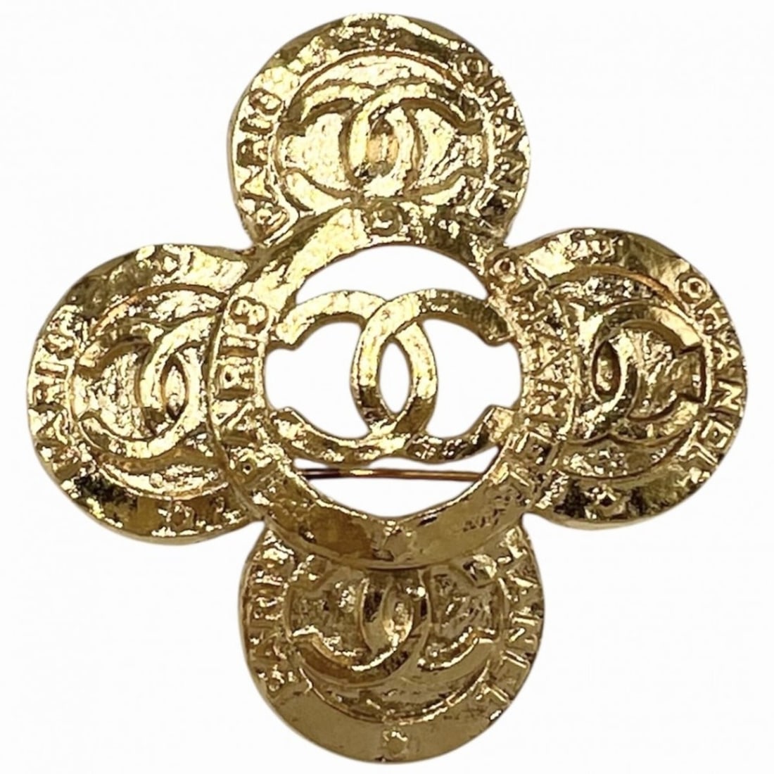 Chanel Brooch for Women, Coco Mark, Vintage Accessory, CHANEL GP 28 Gold, Approx. 14.8g, 1993: --- Catalog ---Category: SizeSize (HxWxD): 5cm x 4.8cm x 5.00mm / 1.96'' x 1.88'' x 0.19''Category: DesignType: BroochColor: GoldGender: WomenMaterial: Gold platingCategory: GeneralBrand: Chanel--- It