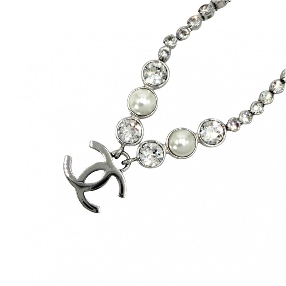 Chanel Necklace for Women, Coco Mark, Chain Accessory with Adjustable Clasp, Rhinestones, Faux: --- Catalog ---Category: SizeWidth: 3mm / 0.12''Weight: 20.1g / 0.7oz.Pendant Size: 10mm x 15mm / 0.39'' x 0.59''Neck Circumference: 52 cm / 20.47''Category: DesignStone: RhinestoneGender: WomenNeckla