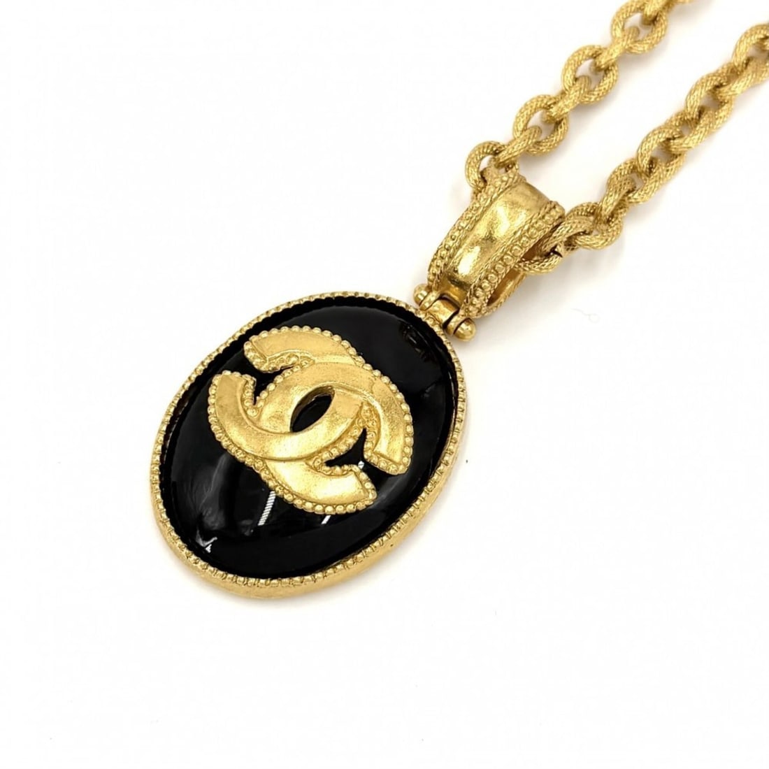 Chanel Necklace for Women, Coco Mark Long Necklace, Vintage Accessory, CHANEL GP 96A Gold, Black,: --- Catalog ---Category: SizeWidth: 6mm / 0.24''Weight: 116g / 4.09oz.Pendant Size: 43mm x 33mm / 1.69'' x 1.29''Neck Circumference: 79 cm / 31.1''Category: DesignColor: Black, GoldGender: WomenSeason