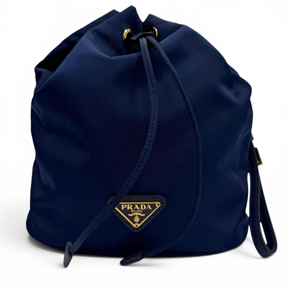 PRADA 1N1863 ROYAL Leather Triangle Logo Tessuto Drawstring Pouch with Gold Hardware, Made in Italy,: --- Catalog ---Category: SizeSize (HxWxD): 20cm x 22.5cm x 11cm / 7.87'' x 8.85'' x 4.33''Category: DesignType: PouchColor: RoyalGender: WomenMaterial: Nylon , Leather Hardware Color: GoldCategory: Ge