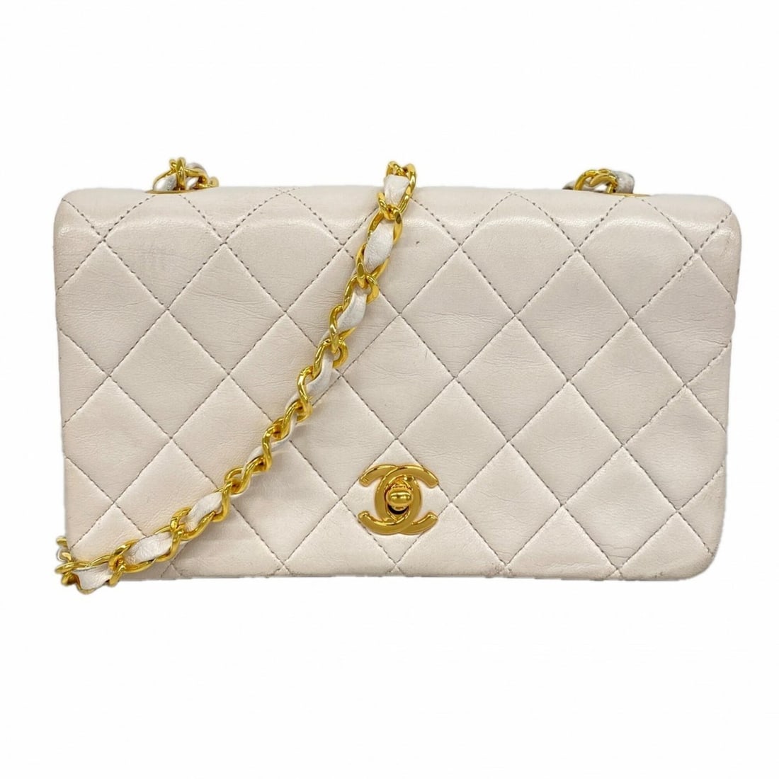 Chanel Matelassé Chain Shoulder Bag, Lambskin, White, Women's: --- Catalog ---Category: SizeSize (HxWxD): 11cm x 19cm x 7cm / 4.33'' x 7.48'' x 2.75''Category: DesignType: Shoulder bagColor: WhiteGender: WomenMaterial: Leather Hardware Color: GoldLeather/Fur Type