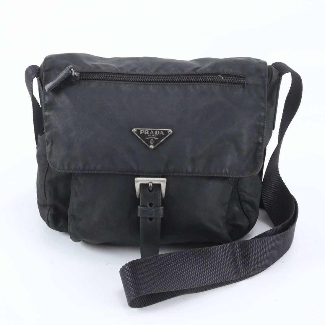 Prada Tessuto Nylon Triangle Logo Leather Shoulder Bag Messenger Black Men's: --- Catalog ---Category: SizeSize (HxWxD): 20cm x 23cm x 11cm / 7.87'' x 9.05'' x 4.33''Category: DesignType: Shoulder bagColor: BlackGender: MenMaterial: Nylon , Leather Category: GeneralBrand: Prada