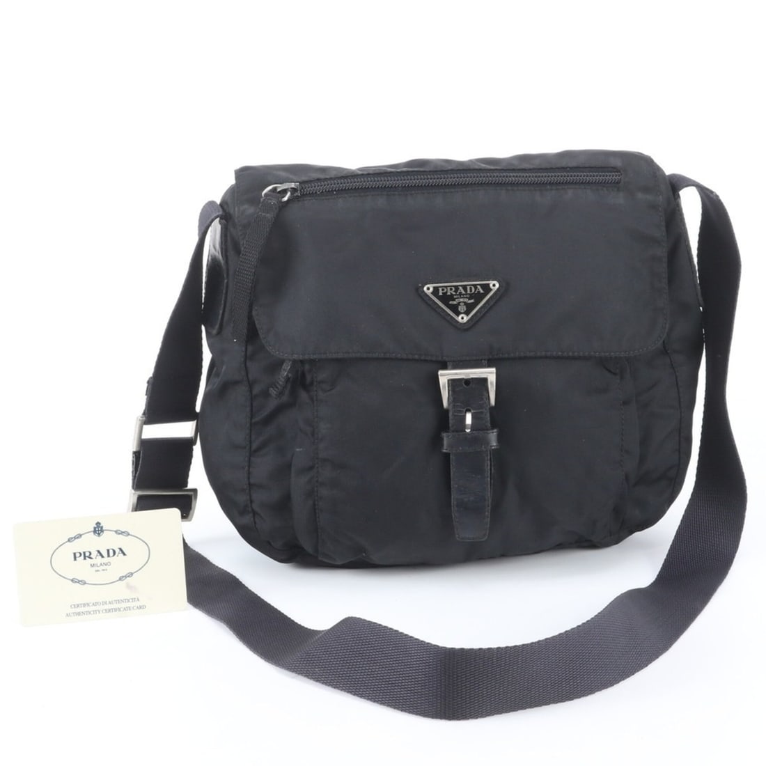 Prada Tessuto Nylon Triangle Logo B8994 Leather Shoulder Bag for Men (with Guarantee Card): --- Catalog ---Category: SizeSize (HxWxD): 22cm x 22cm x 12cm / 8.66'' x 8.66'' x 4.72''Category: DesignType: Shoulder bagColor: BlackGender: MenMaterial: Nylon , Leather Category: GeneralMPN: B8994Br