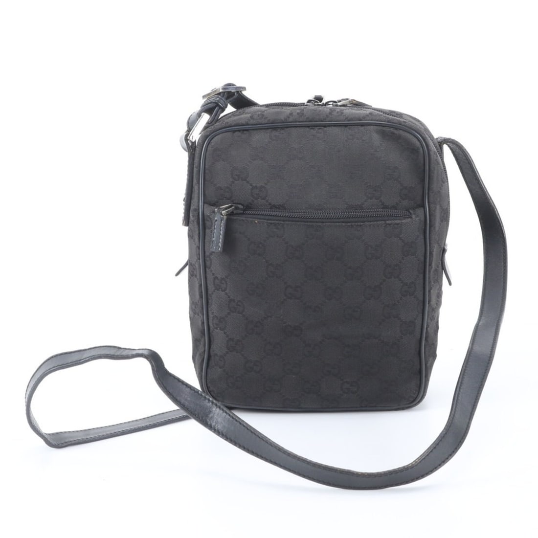 Gucci GG Canvas 03136 Leather Shoulder Bag Messenger Black Men's: --- Catalog ---Category: SizeSize (HxWxD): 23cm x 17cm x 8cm / 9.05'' x 6.69'' x 3.14''Category: DesignType: Shoulder bagColor: BlackGender: MenMaterial: Leather , Canvas Category: GeneralMPN: 03136Br