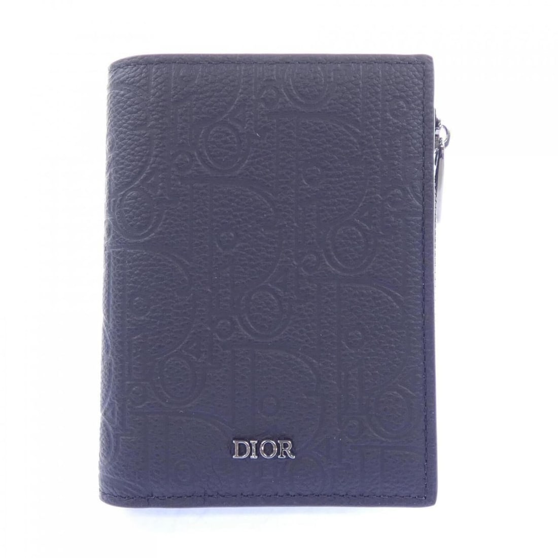 Christian Dior Dior DIOR 2ESBC319FLG Wallet: --- Catalog ---Category: SizeSize (HxWxD): 11.5cm x 8.5cm x 2cm / 4.52'' x 3.34'' x 0.78''Category: DesignType: Bill wallet (bi-fold)Color: BlackGender: MenCategory: GeneralMPN: 2ESBC319FLGBrand: