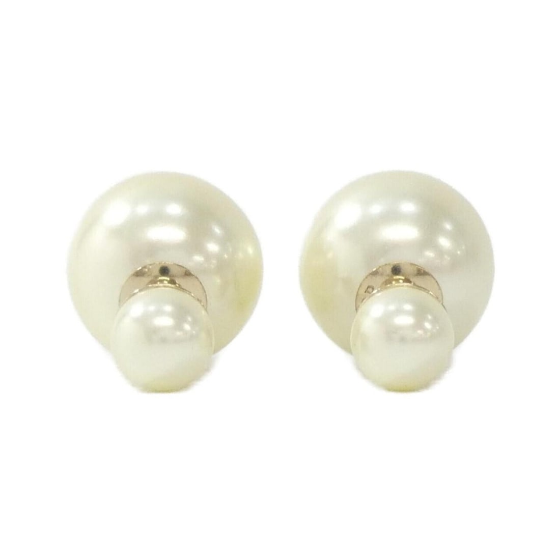 Christian Dior Tribal E0078MIDRS Earrings: --- Catalog ---Category: SizeSize (HxWxD): 8.00mm x 8.00mm / 0.31'' x 0.31''Category: DesignType: Stud earringsColor: Gold, WhiteGender: Men,WomenCategory: GeneralMPN: E0078MIDRSBrand: Christian
