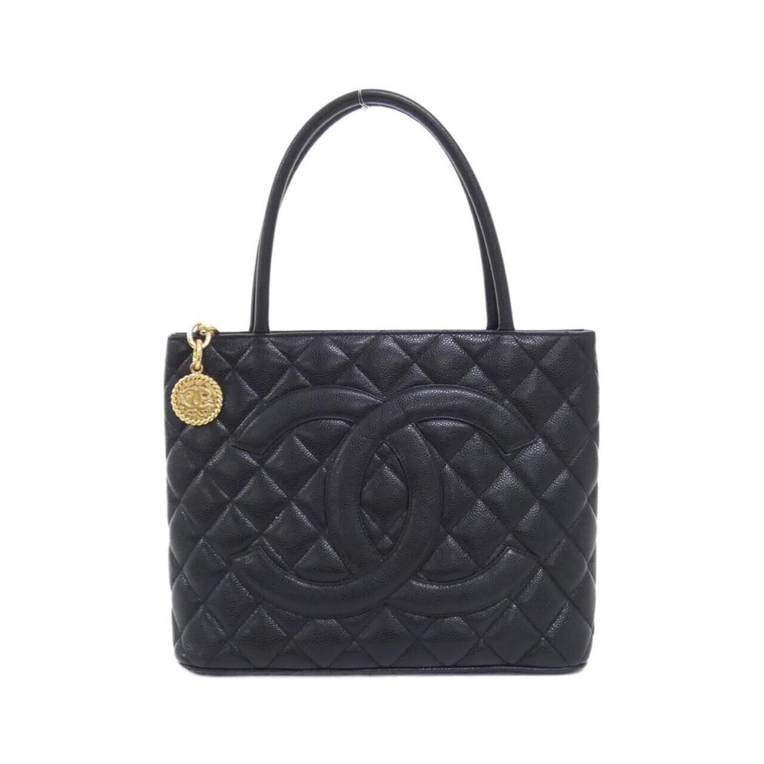 Chanel 1804 handbag: --- Catalog ---Category: SizeSize (HxWxD): 25cm x 30cm x 14cm / 9.84'' x 11.81'' x 5.51''Category: DesignType: HandbagColor: BlackGender: WomenMaterial: Grained Calfskin Hardware Color: GoldCategory: 
