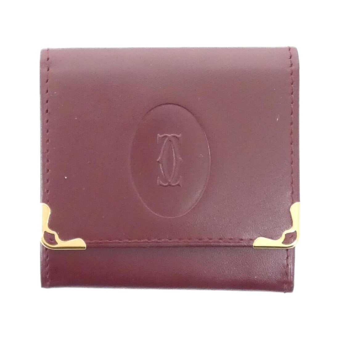Cartier wallets and coin cases: --- Catalog ---Category: SizeSize (HxWxD): 8cm x 8cm x 1cm / 3.14'' x 3.14'' x 0.39''Category: DesignType: Coin purse/coin caseColor: BordeauxGender: WomenMaterial: Leather Category: GeneralBrand: Car