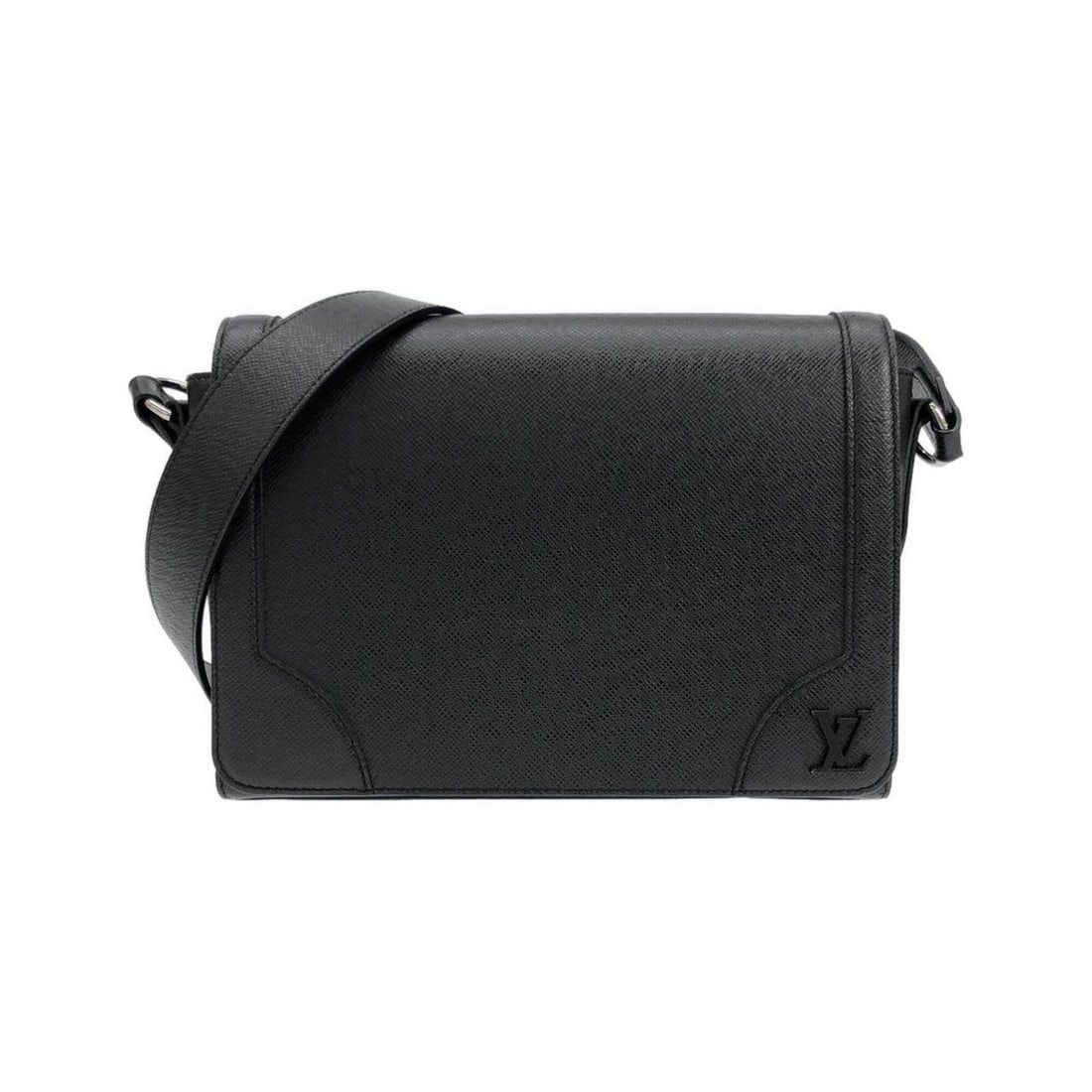 Louis Vuitton Taiga New Flap Messenger M30807 Shoulder Bag: --- Catalog ---Category: SizeSize (HxWxD): 21.5cm x 28.5cm x 6cm / 8.46'' x 11.22'' x 2.36''Category: DesignType: Shoulder bagColor: BlackGender: Men,WomenMaterial: Leather Hardware Color: SilverLeath