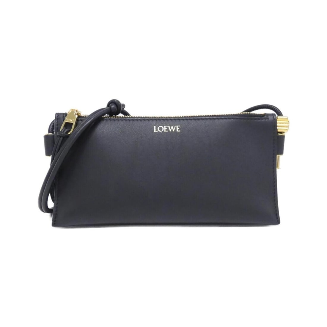 Loewe Hoya Handbag Pouch C630R10X03 Shoulder Bag: --- Catalog ---Category: SizeSize (HxWxD): 11cm x 22cm x 5cm / 4.33'' x 8.66'' x 1.96''Category: DesignType: Handbag, Pouch, Shoulder bagColor: BlackGender: WomenMaterial: Leather Hardware Color: