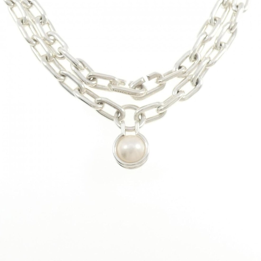 Tiffany HardWear Necklace: --- Catalog ---Category: SizePendant Size: 22.5mm x 12mm / 0.88'' x 0.47''Neck Circumference: 80 cm / 31.49''Category: DesignGender: WomenMaterial: Silver 925Pendant Type: PendantNecklace Type: