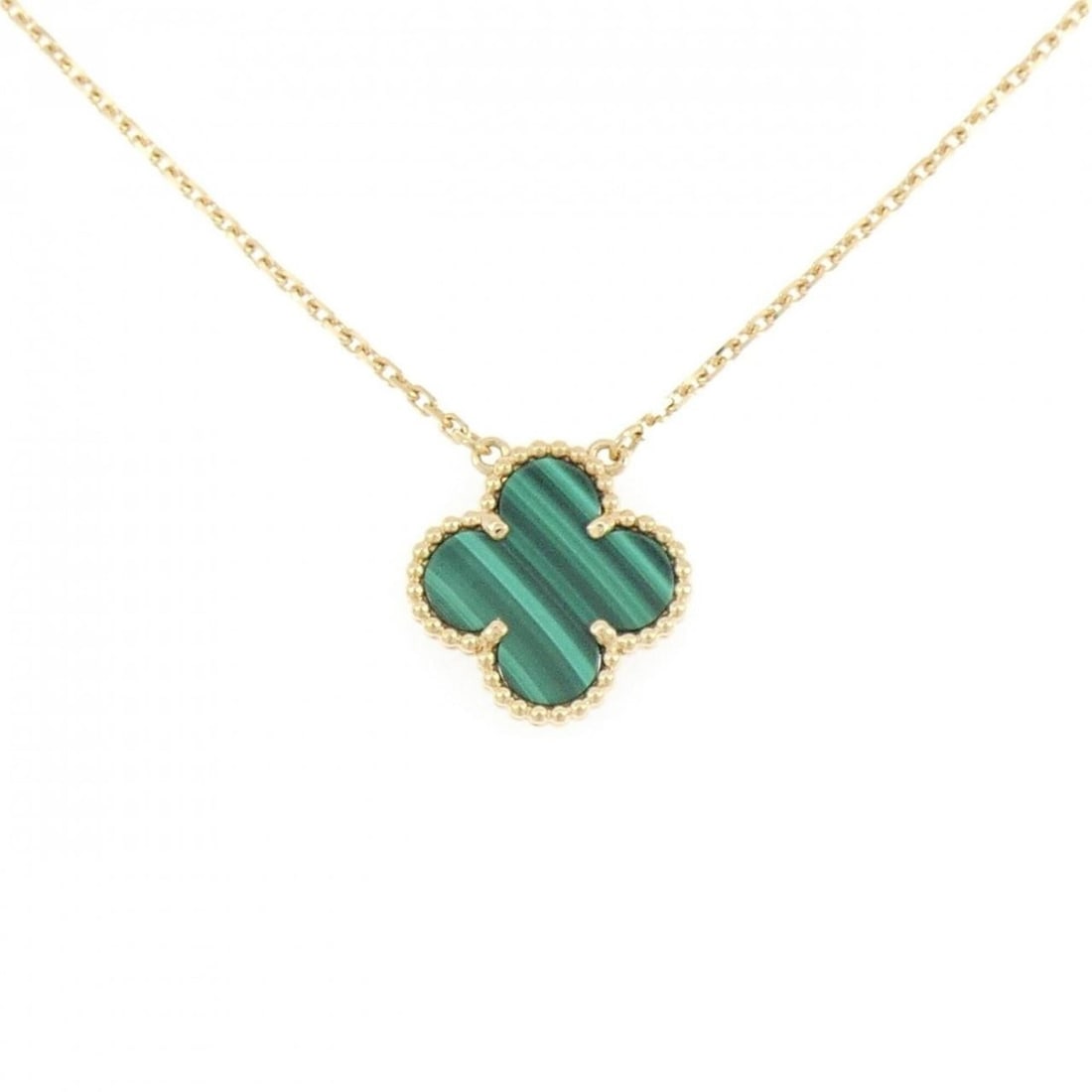 Van Cleef & Arpels Vintage Alhambra Necklace: --- Catalog ---Category: SizePendant Size: 14.7mm x 14.7mm / 0.57'' x 0.57''Neck Circumference: 38 cm - 42 cm / 14.96'' - 16.53''Category: DesignGender: WomenMaterial: Yellow gold (18K)Pendant Type: P
