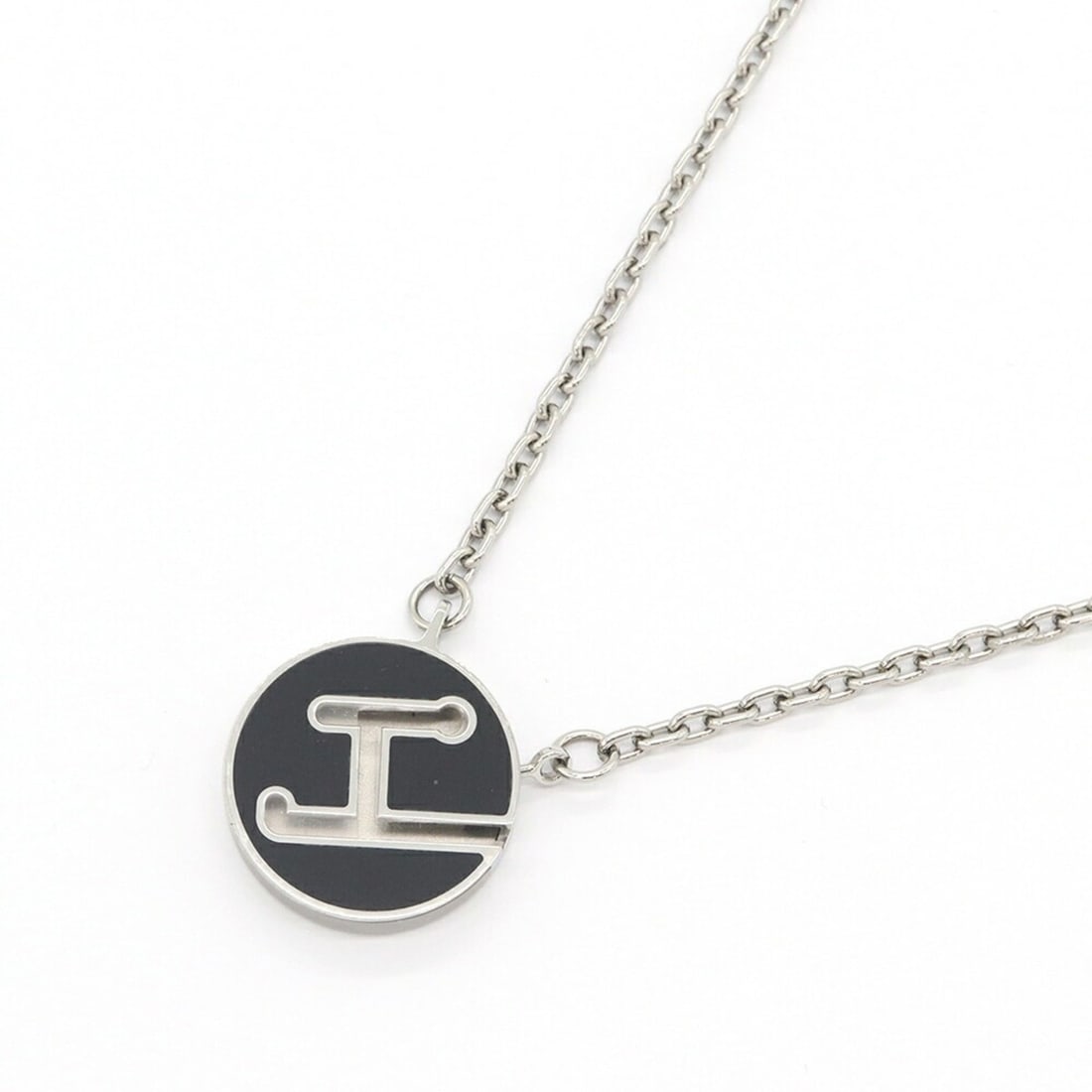 Hermes Labyrinth Necklace H100222 Black Stainless Steel Pendant Men's Women's HERMES: --- Catalog ---Category: SizeWeight: 25g / 0.88oz.Diameter: 25mm / 0.98''Neck Circumference: 58 cm / 22.83''Category: DesignColor: BlackGender: Men,WomenMaterial: Stainless steelPendant Type: PendantN