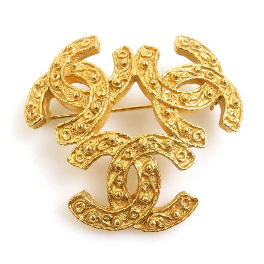Chanel CHANEL Brooch Triple Coco Mark Metal Gold Women's e62009i: --- Catalog ---Category: SizeSize (HxWxD): 4.5cm x 4.7cm / 1.77'' x 1.85''Category: DesignType: BroochColor: GoldGender: WomenMaterial: MetalCategory: GeneralBrand: ChanelCountry of Origin: France--- 