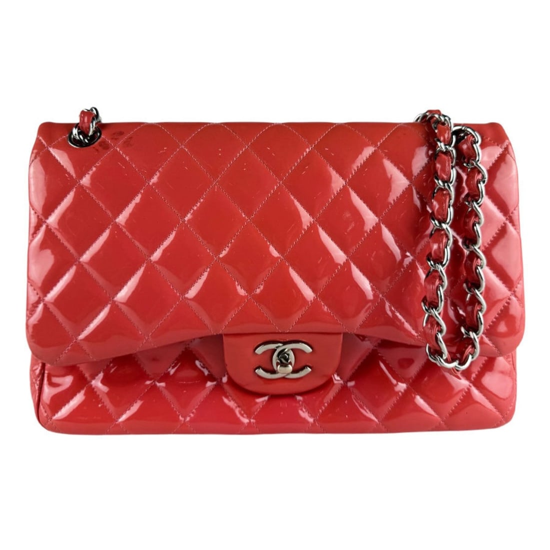 Chanel shoulder bag, large Matelassé, patent leather, coral pink, silver, women's, z10323: --- Catalog ---Category: SizeSize (HxWxD): 20cm x 30cm x 10cm / 7.87'' x 11.81'' x 3.93''Category: DesignType: Shoulder bagColor: Coral pinkGender: WomenMaterial: Patent leather Category: GeneralBrand