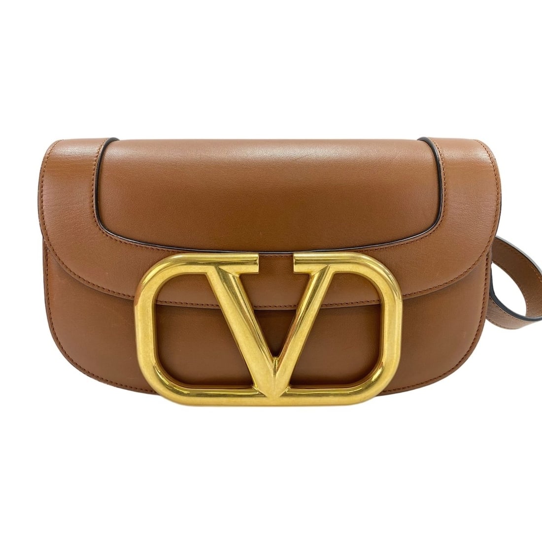 Valentino Super Vee Shoulder Bag, Brown: --- Catalog ---Category: SizeSize (HxWxD): 16cm x 26cm x 8cm / 6.29'' x 10.23'' x 3.14''Strap Length: 93cm - 105cm / 36.61'' - 41.33''Category: DesignType: Shoulder bagColor: BrownGender: WomenCategor