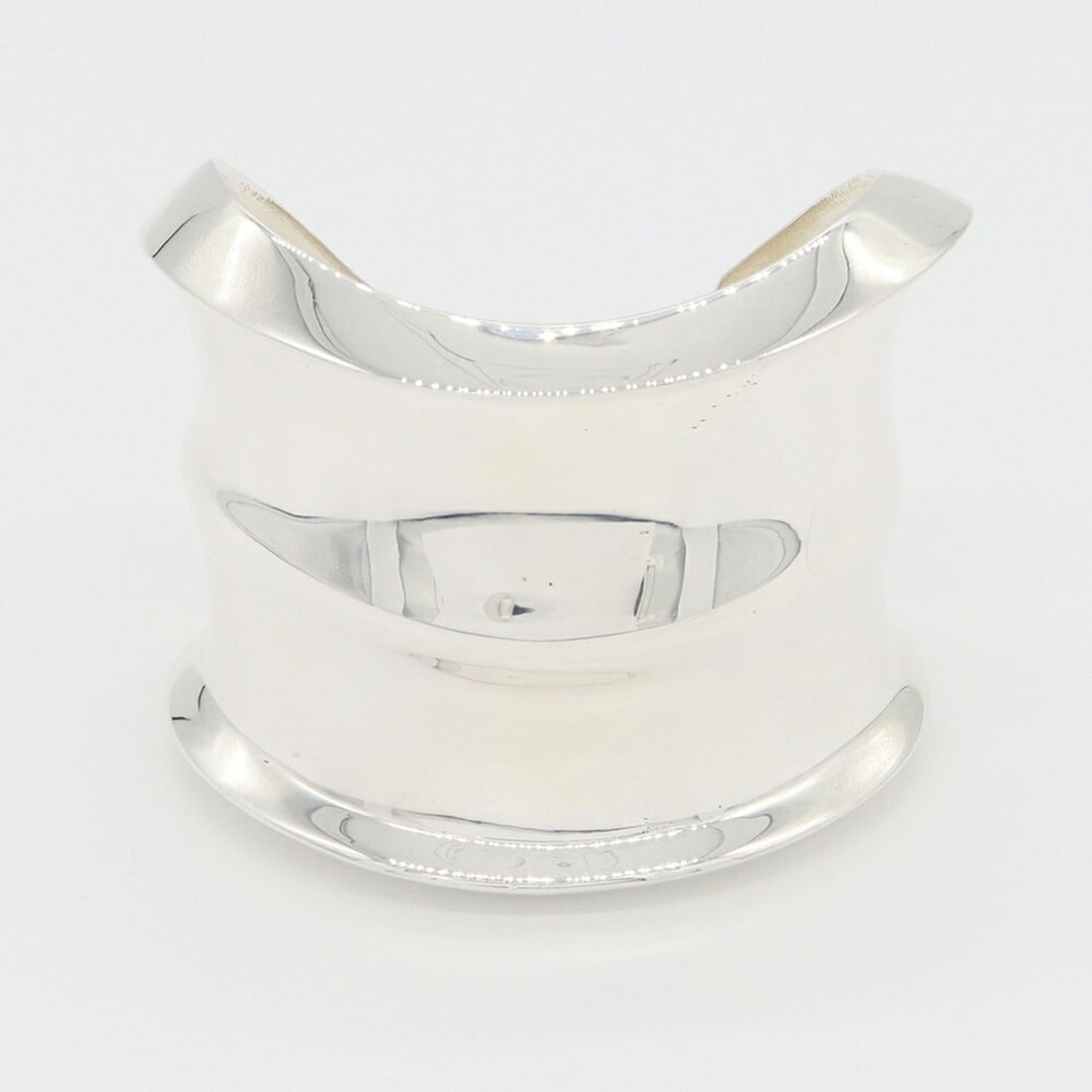 Saint Laurent Bangle Cuff Silver Metal Bracelet for Men: --- Catalog ---Category: SizeWidth: 5.5cm / 2.16''Length: 15cm / 5.9''Weight: 104g / 3.66oz.Category: DesignType: BangleColor: SilverGender: Men,WomenMaterial: MetalCategory: GeneralBrand: Saint Laure