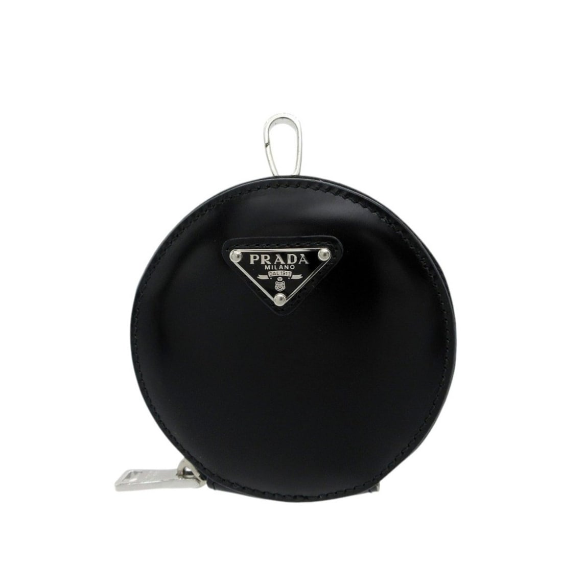 Unused Prada Triangle Logo Round Zip Wallet/Coin Case 1TL431, Brushed Leather, Black 1172PRADA: --- Catalog ---Category: SizeSize (HxWxD): 8.5cm x 8.5cm x 2cm / 3.34'' x 3.34'' x 0.78''Category: DesignType: Coin purse/coin caseColor: BlackGender: WomenMaterial: Leather Category: GeneralMPN: 1TL4