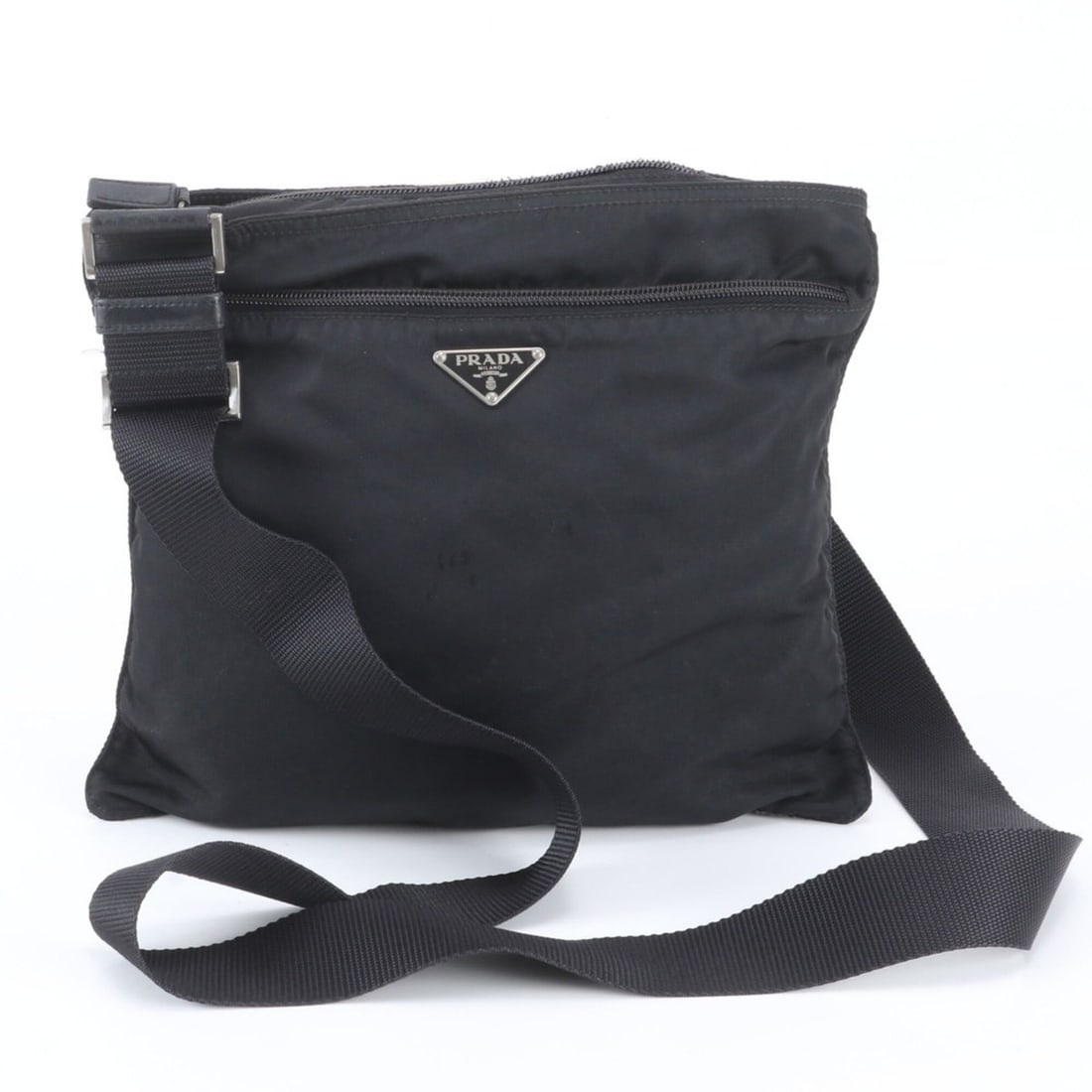 Prada Tessuto Nylon Triangle Logo Leather Shoulder Bag Messenger Black Men's: --- Catalog ---Category: SizeSize (HxWxD): 25cm x 29cm x 5.00mm / 9.84'' x 11.41'' x 0.19''Category: DesignType: Shoulder bagColor: BlackGender: MenMaterial: Nylon , Leather Category: GeneralBrand: Pr