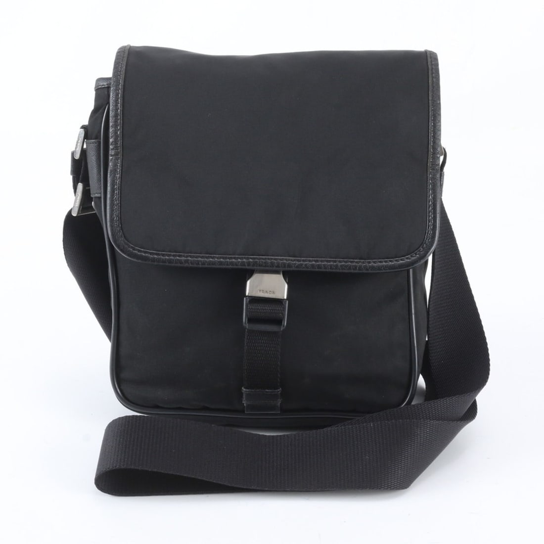 Prada Tessuto Nylon Triangle Logo Leather Shoulder Bag Messenger Black Men's: --- Catalog ---Category: SizeSize (HxWxD): 23cm x 20cm x 8cm / 9.05'' x 7.87'' x 3.14''Category: DesignType: Shoulder bagColor: BlackGender: MenMaterial: Nylon Category: GeneralBrand: PradaCountry of 