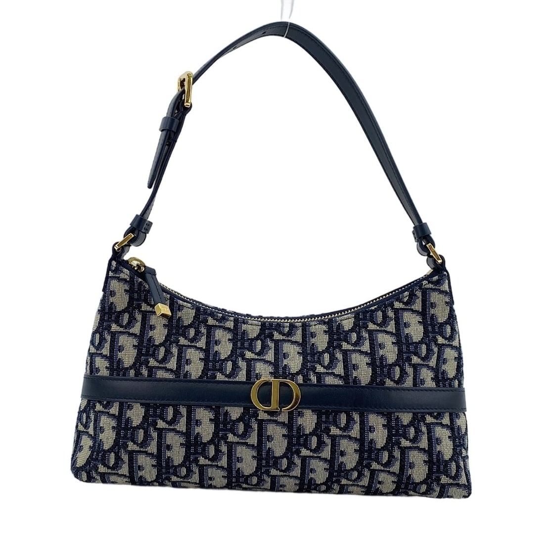 Christian Dior 30 Montaigne Shoulder Bag, Navy: --- Catalog ---Category: SizeSize (HxWxD): 14cm x 24cm x 6.5cm / 5.51'' x 9.44'' x 2.55''Strap Length: 33cm - 43cm / 12.99'' - 16.92''Category: DesignType: Shoulder bagColor: NavyGender: WomenCategory