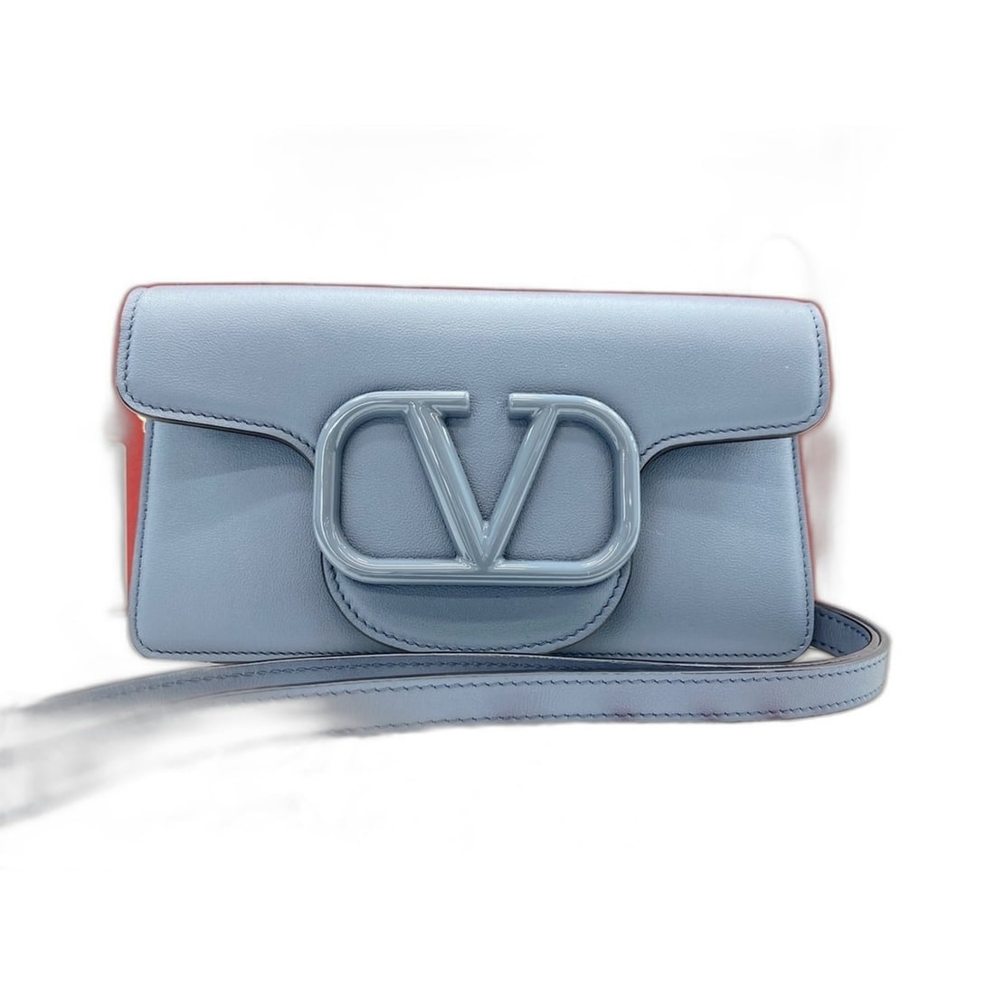 Valentino shoulder bag, gray: --- Catalog ---Category: SizeSize (HxWxD): 11cm x 19cm x 1cm / 4.33'' x 7.48'' x 0.39''Strap Length: 98cm / 38.58''Category: DesignType: Shoulder bagColor: GrayGender: WomenCategory: GeneralBrand: Val