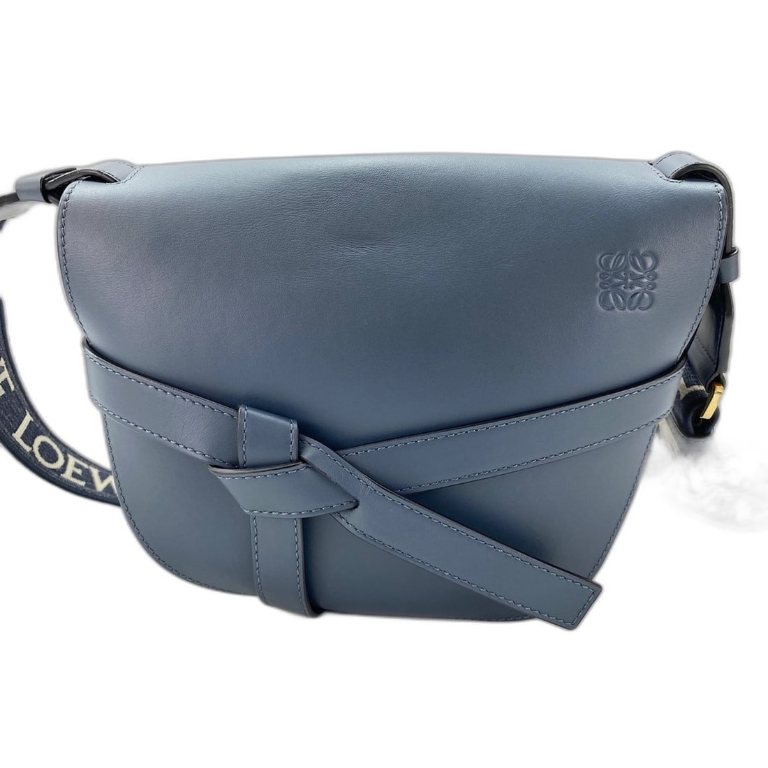 Loewe Gate Bag Shoulder Bag, Blue: --- Catalog ---Category: SizeSize (HxWxD): 19cm x 20cm x 12cm / 7.48'' x 7.87'' x 4.72''Category: DesignType: Shoulder bagColor: BlueGender: Women,MenCategory: GeneralBrand: LoeweCountry of Origin: Sp