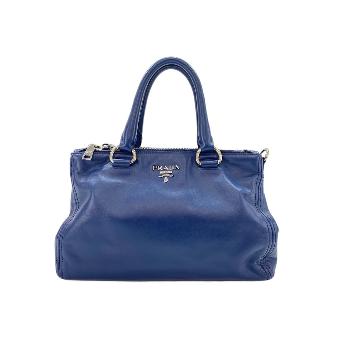 Prada 2-way handbag, blue: --- Catalog ---Category: SizeSize (HxWxD): 22cm x 30cm x 11cm / 8.66'' x 11.81'' x 4.33''Category: DesignType: HandbagColor: BlueGender: WomenCategory: GeneralBrand: Prada--- Item List ---Section: Con
