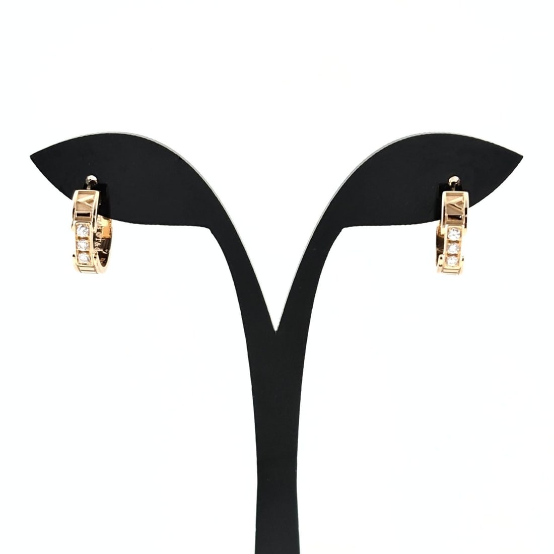 Tiffany & Co. Atlas Hoop Earrings, Pink Gold (PG), with Small Diamonds, 750 Finish, for Women.: --- Catalog ---Category: SizeSize (HxWxD): 15.00mm x 4.10mm / 0.59'' x 0.16''Category: DesignType: Hoop earringsColor: Pink goldGender: WomenMaterial: Pink gold (18K)Category: GeneralBrand: Tiffany---