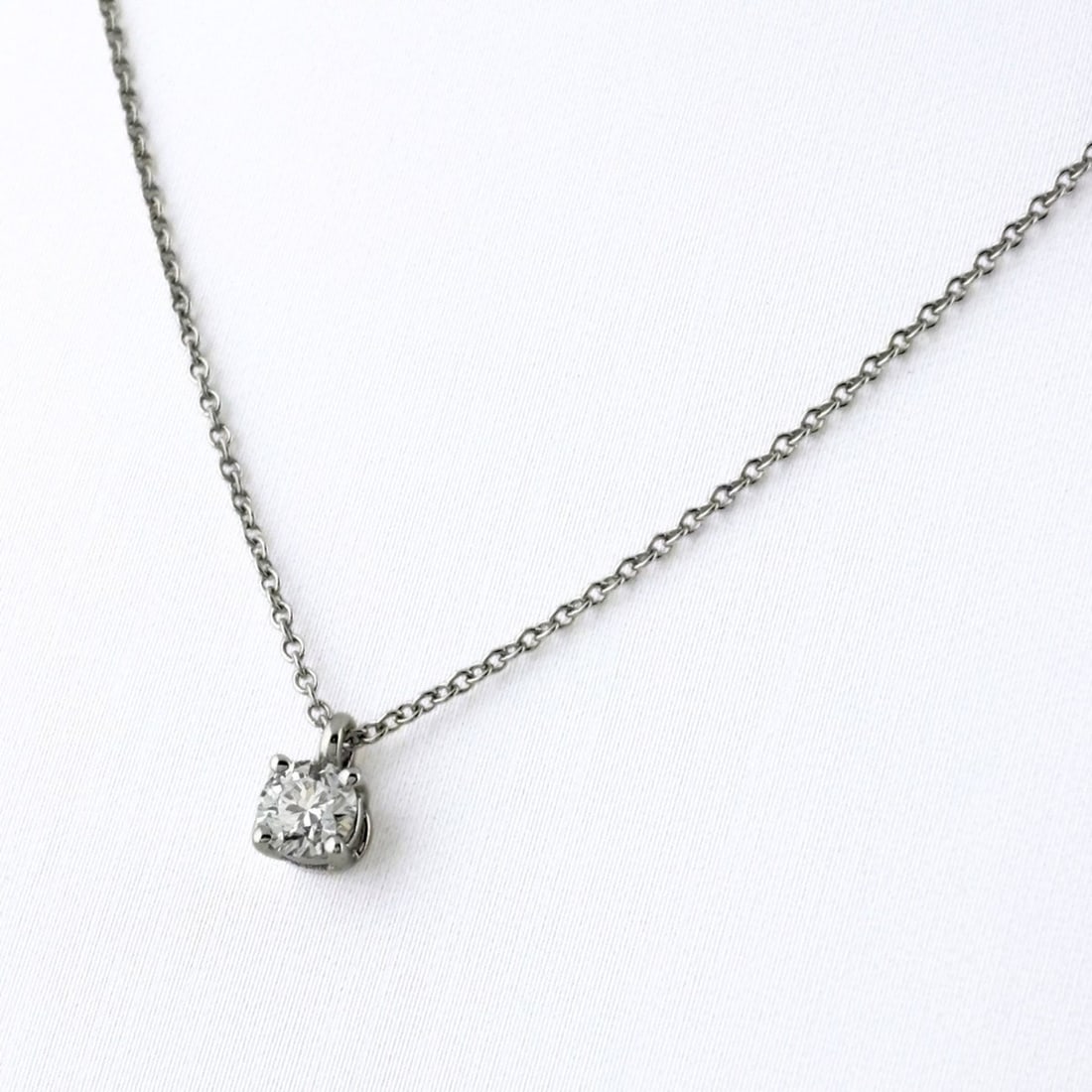 Tiffany & Co. Solitaire Necklace, Platinum Pendant Pt950, Diamond, Women's: --- Catalog ---Category: SizePendant Size: 4mm x 4mm / 0.15'' x 0.15''Neck Circumference: 41 cm / 16.14''Category: DesignColor: SilverGender: WomenMaterial: Platinum 950Necklace Type: Pendant necklace