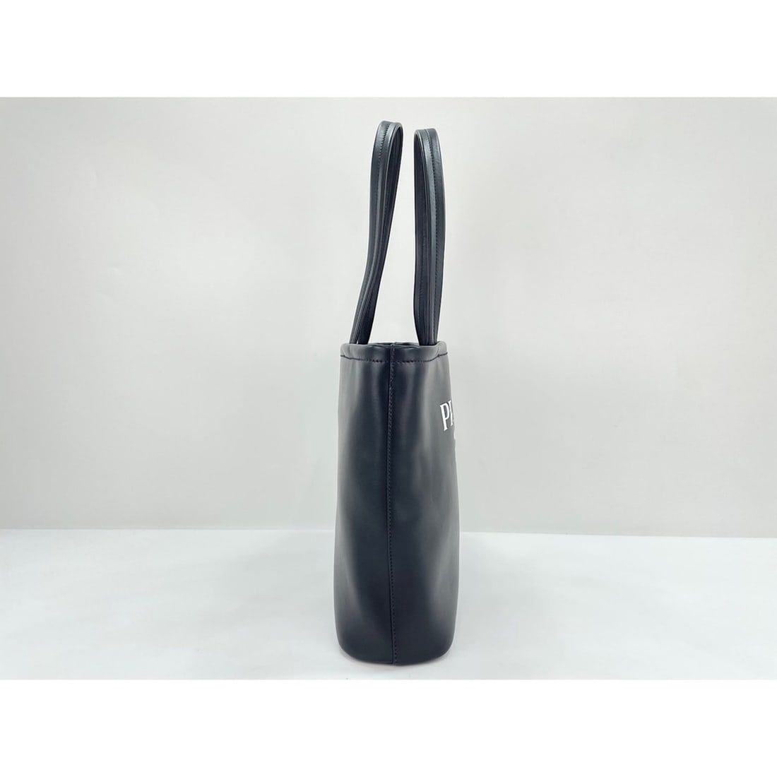 Prada handbag, black - 4