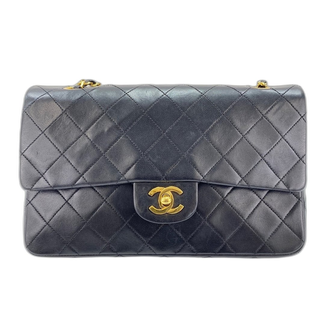 Chanel Matelassé 25 Shoulder Bag, Black: --- Catalog ---Category: SizeSize (HxWxD): 16cm x 25cm x 7cm / 6.29'' x 9.84'' x 2.75''Category: DesignType: Shoulder bagColor: BlackGender: WomenCategory: GeneralLine: MatelasseBrand: Chanel--- Item