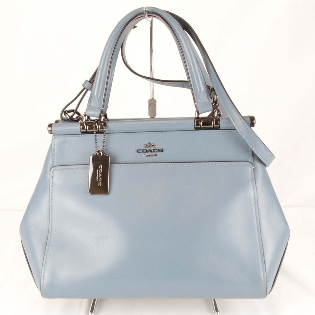 COACH 31916 Shoulder Bag, Leather, Blue, Women's: --- Catalog ---Category: SizeSize (HxWxD): 21cm x 29cm x 15cm / 8.26'' x 11.41'' x 5.9''Category: DesignType: Shoulder bagColor: BlueGender: WomenMaterial: Leather Category: GeneralMPN: 31916Brand: