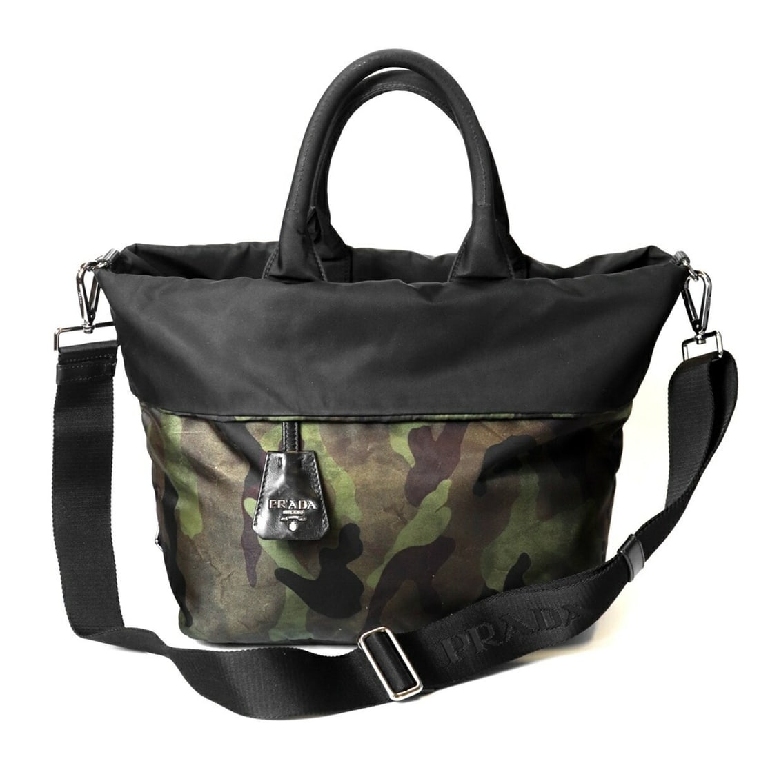 PRADA camouflage tote bag, reversible, 2-way, handbag/shoulder nylon, khaki green, women's.: --- Catalog ---Category: SizeSize (HxWxD): 24cm x 39cm x 18cm / 9.44'' x 15.35'' x 7.08''Category: DesignType: Handbag, Shoulder bag, Tote bagColor: Camouflage, Green, KhakiGender: WomenMaterial: Nylo