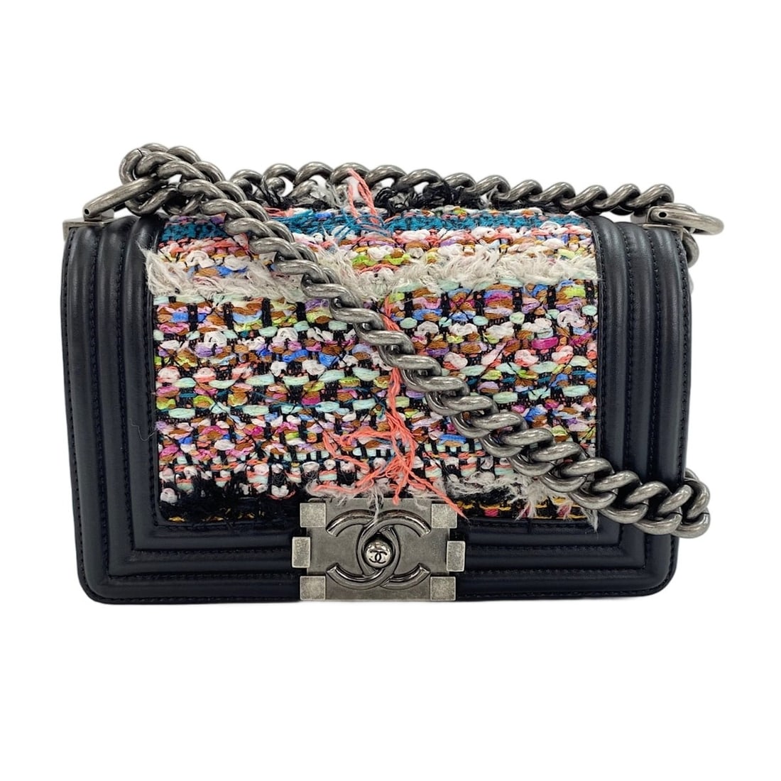 Chanel Boy Small Shoulder Bag, Multicolor: --- Catalog ---Category: SizeSize (HxWxD): 13cm x 20cm x 6cm / 5.11'' x 7.87'' x 2.36''Category: DesignType: Shoulder bagColor: Multi-colorGender: WomenCategory: GeneralLine: Boy ChanelBrand: Chanel--