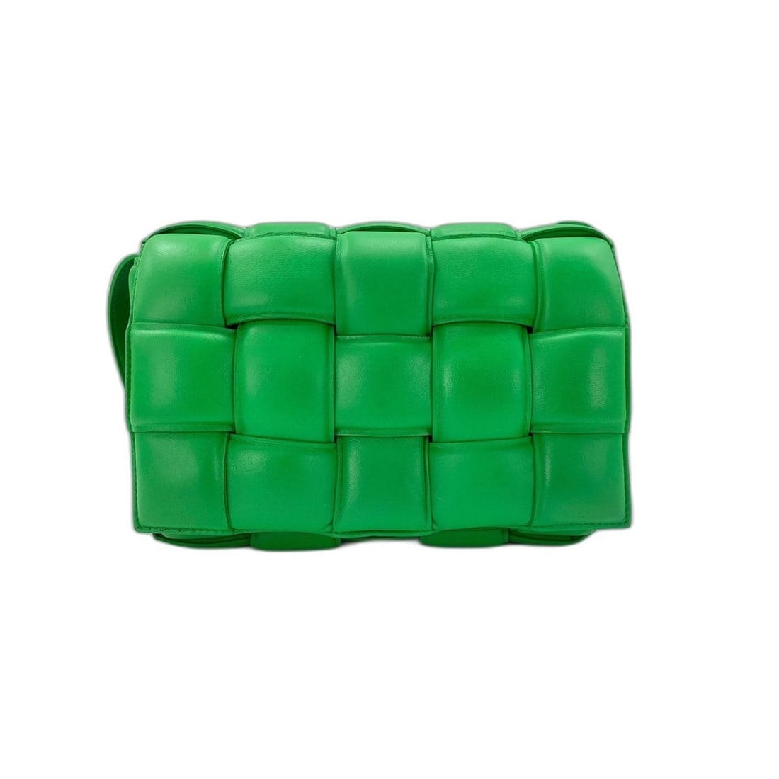 Bottega Veneta Padded Cassette Shoulder Bag, Green: --- Catalog ---Category: SizeSize (HxWxD): 18cm x 26cm x 8cm / 7.08'' x 10.23'' x 3.14''Category: DesignType: Shoulder bagColor: GreenGender: WomenCategory: GeneralBrand: Bottega VenetaCountry of Orig
