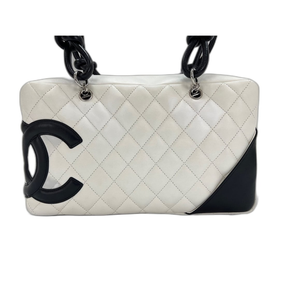 Chanel Cambon Line Handbag, White: --- Catalog ---Category: SizeSize (HxWxD): 16cm x 28cm x 10cm / 6.29'' x 11.02'' x 3.93''Category: DesignType: HandbagColor: WhiteGender: WomenMaterial: Cambon ligne Category: GeneralBrand: Chanel--- 