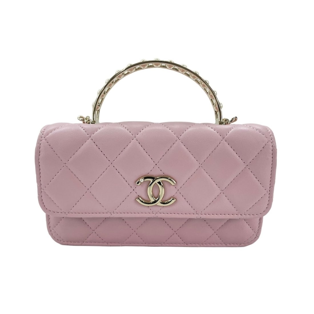 Chanel 2-way Matelassé handbag, pink: --- Catalog ---Category: SizeSize (HxWxD): 9cm x 16cm x 3cm / 3.54'' x 6.29'' x 1.18''Category: DesignType: HandbagColor: PinkGender: WomenCategory: GeneralBrand: Chanel--- Item List ---Section: Condi