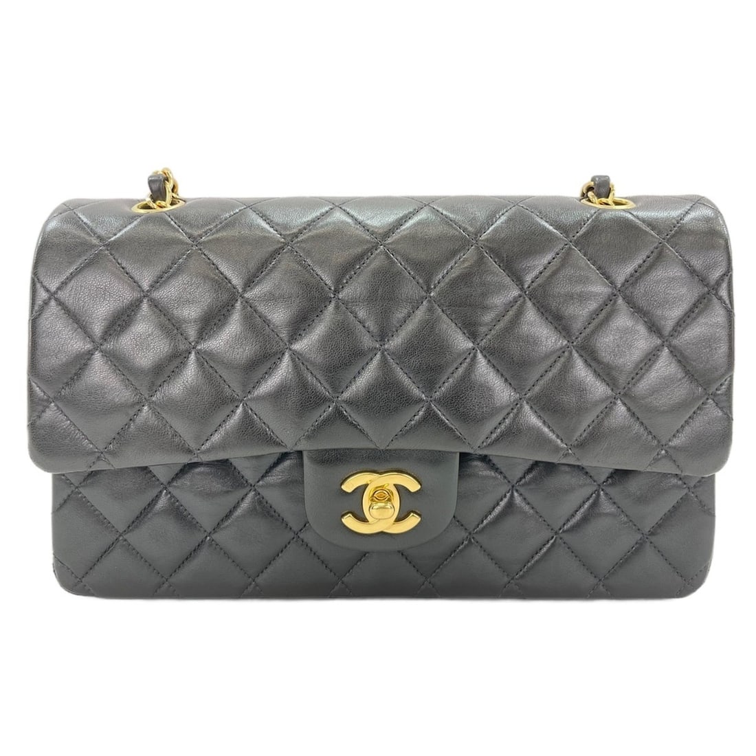 Chanel Matelassé 25 Shoulder Bag, Black: --- Catalog ---Category: SizeSize (HxWxD): 16cm x 25cm x 7cm / 6.29'' x 9.84'' x 2.75''Category: DesignType: Shoulder bagColor: BlackGender: WomenCategory: GeneralLine: MatelasseBrand: Chanel--- Item