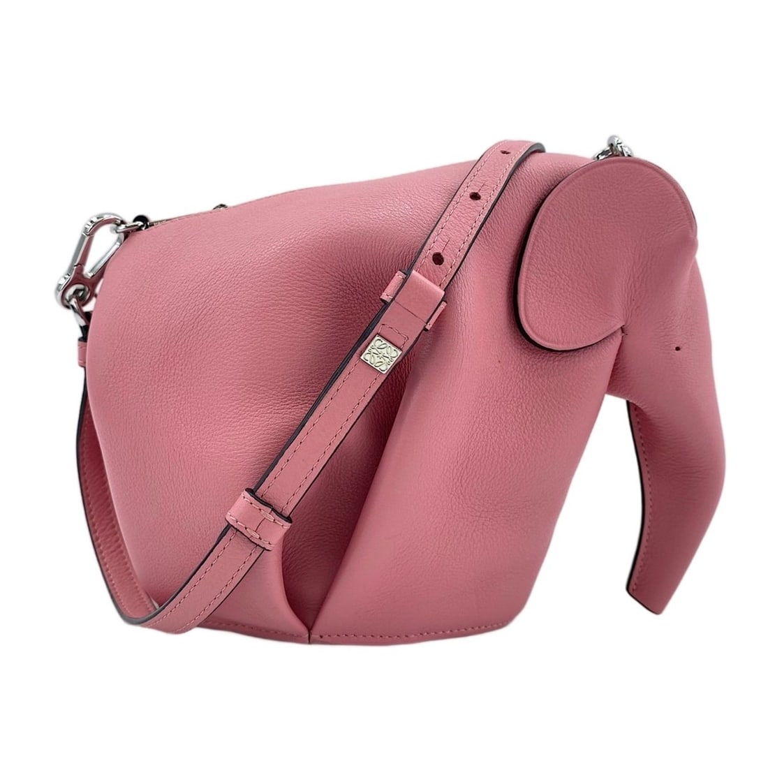 Loewe Elephant Bag Mini Shoulder Pink: --- Catalog ---Category: SizeSize (HxWxD): 15cm x 11cm x 9cm / 5.9'' x 4.33'' x 3.54''Category: DesignType: Shoulder bagColor: PinkGender: WomenCategory: GeneralBrand: LoeweCountry of Origin: Spain---