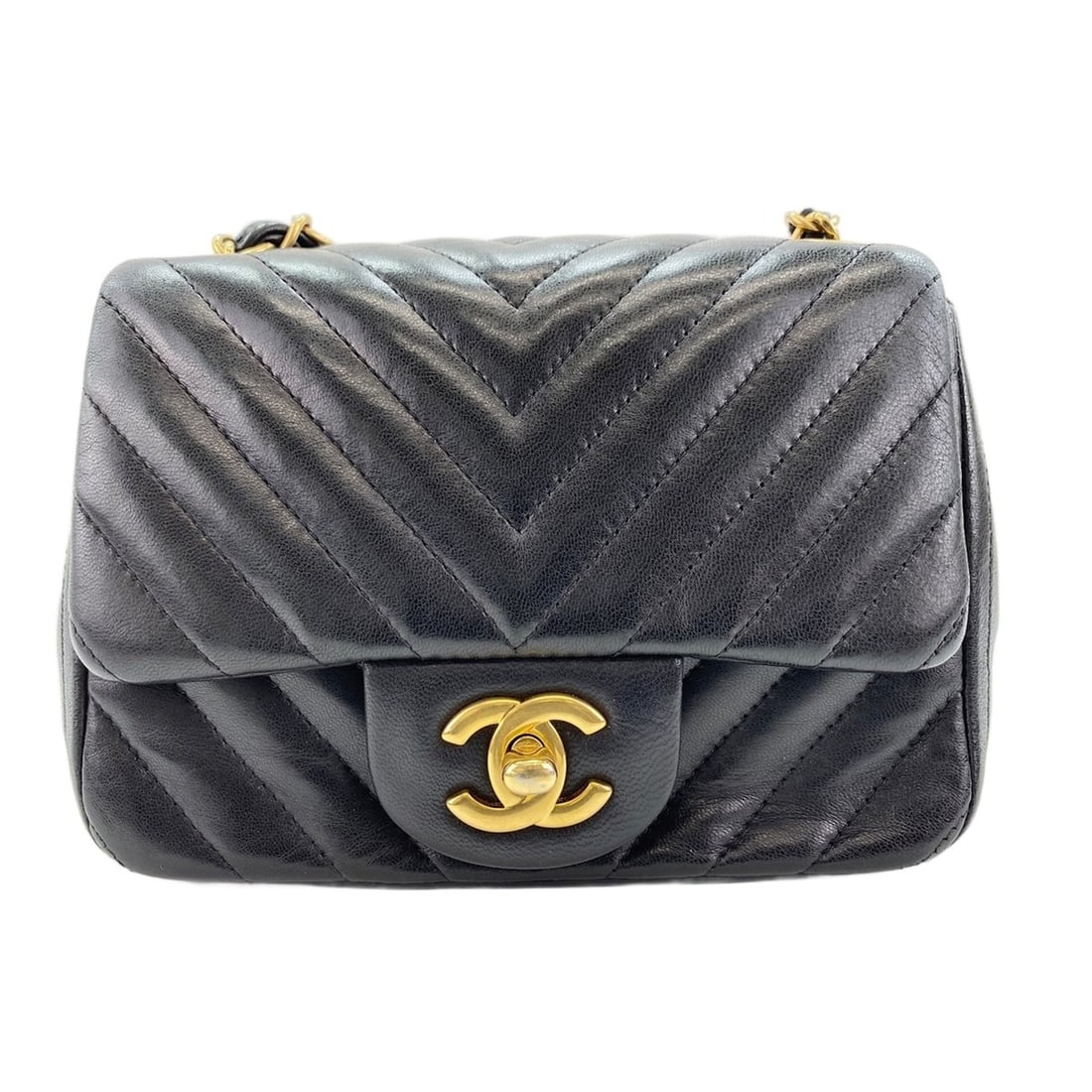 Chanel Mini Matelassé Shoulder Bag, Black: --- Catalog ---Category: SizeSize (HxWxD): 13cm x 17cm x 7cm / 5.11'' x 6.69'' x 2.75''Category: DesignType: Shoulder bagColor: BlackGender: WomenCategory: GeneralBrand: ChanelCountry of Origin: Franc